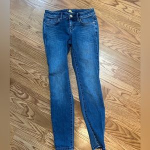 Tommy Bahama - Size 26